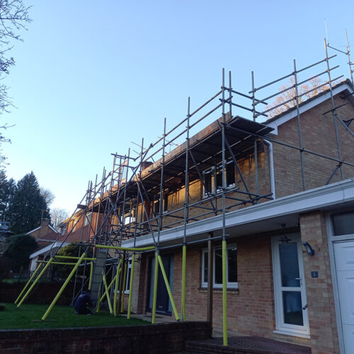 Scaffolding edge protection on house